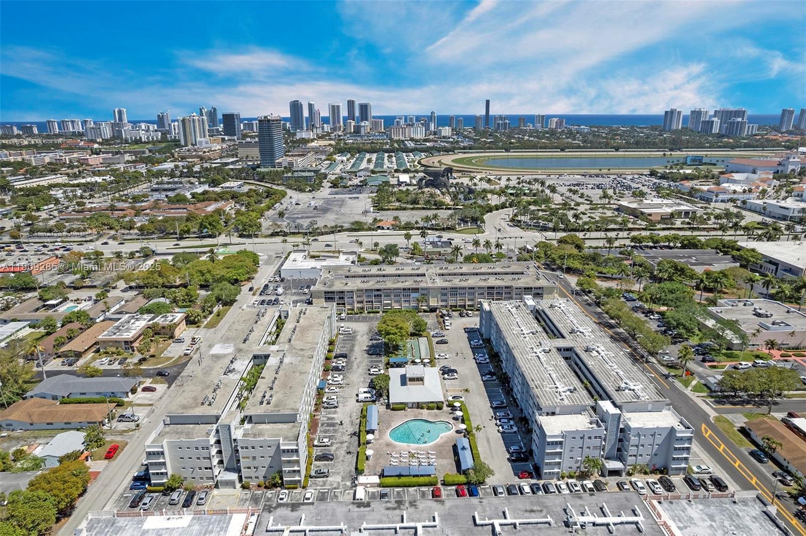 THIRD GULFSTREAM GARDEN - Residential