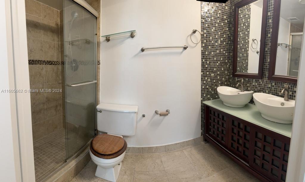 HILLCREST EAST NO 20 COND - Residential