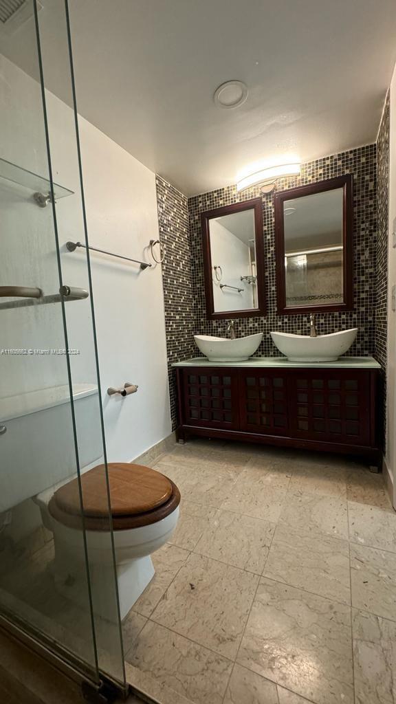 HILLCREST EAST NO 20 COND - Residential