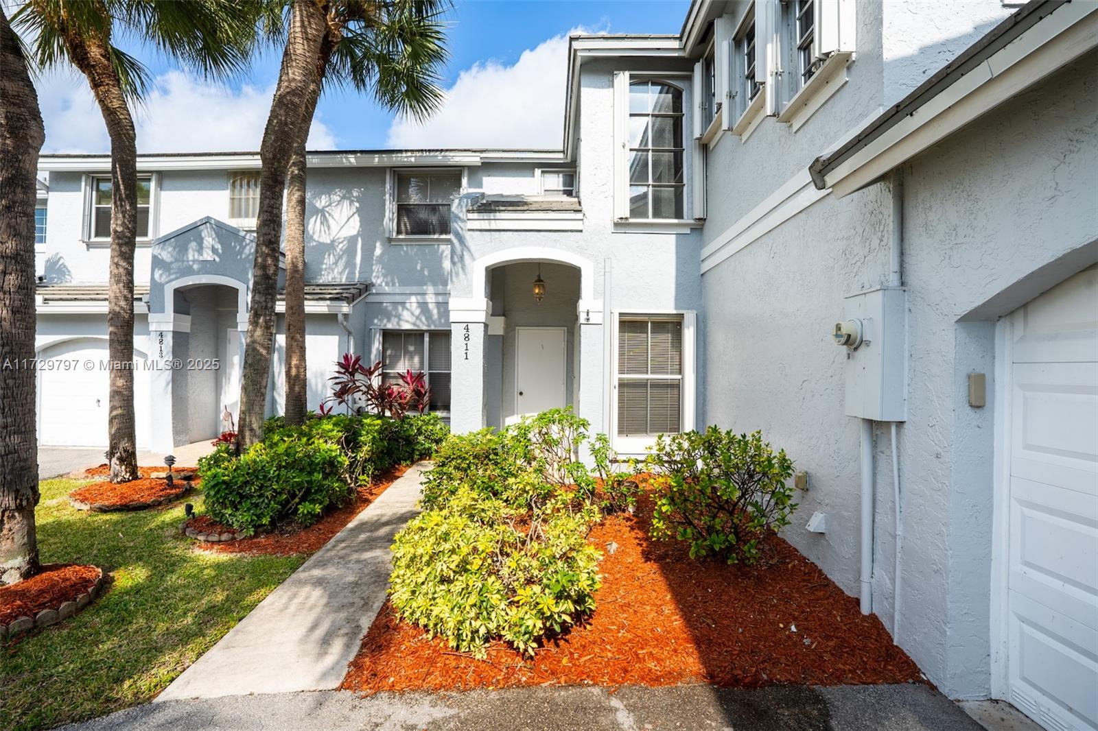 4811 Grapevine Way