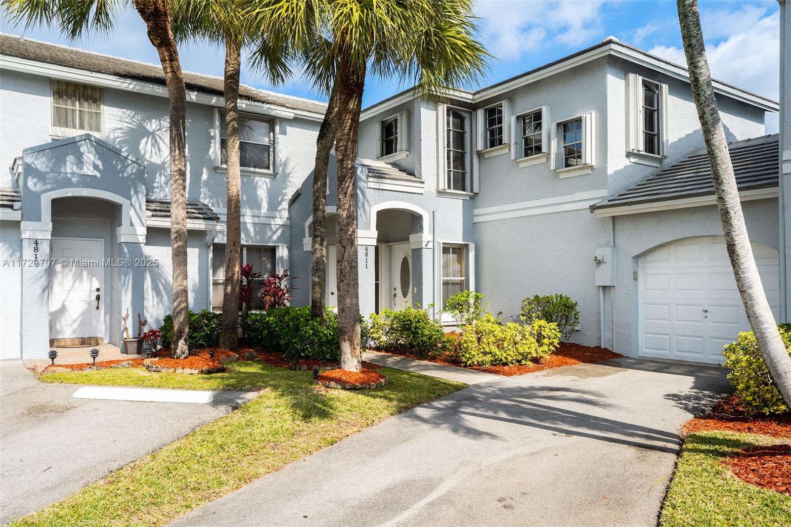 Property for Sale at 4811 Grapevine Way, Davie, Broward County, Florida - Bedrooms: 3 
Bathrooms: 3  - $539,000