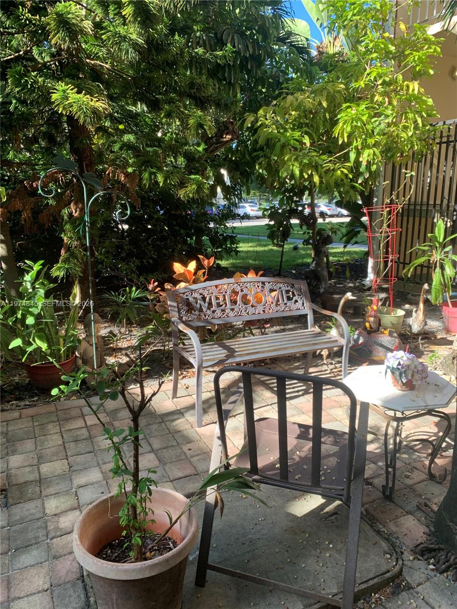 JADE WINDS GRP EASTER LIL - Residential Lease