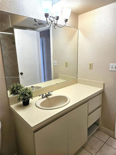 Condominium in Lauderhill FL 6487 Racquet Club Dr Dr 32.jpg