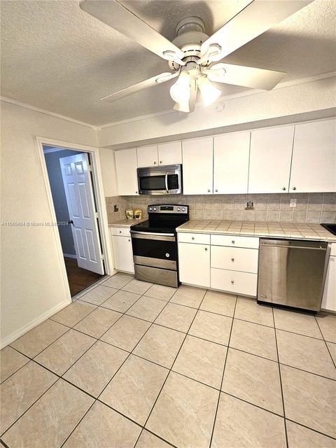 Condominium in Lauderhill FL 6487 Racquet Club Dr Dr 9.jpg