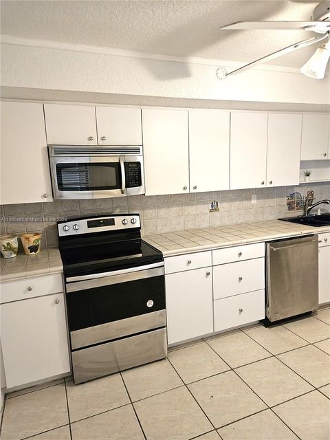 Condominium in Lauderhill FL 6487 Racquet Club Dr Dr 5.jpg