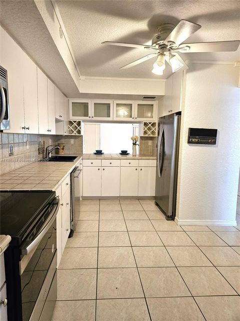 Condominium in Lauderhill FL 6487 Racquet Club Dr Dr 7.jpg