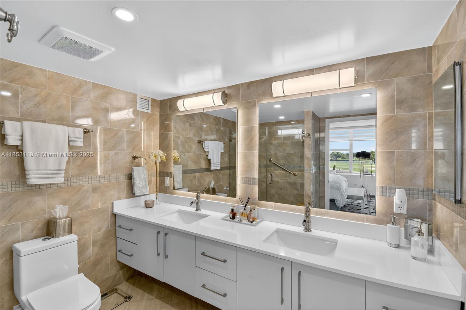 COLONY BAY HARBOR APTS CO - Residential