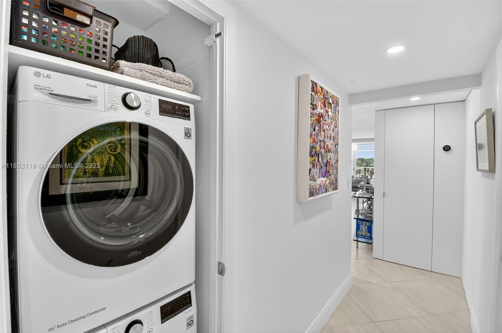 COLONY BAY HARBOR APTS CO - Residential