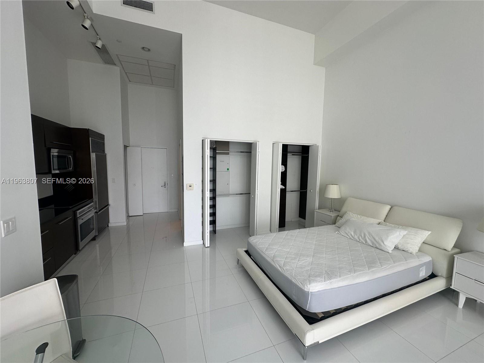 ICONBRICKELL CONDO NO 1 - Residential Lease