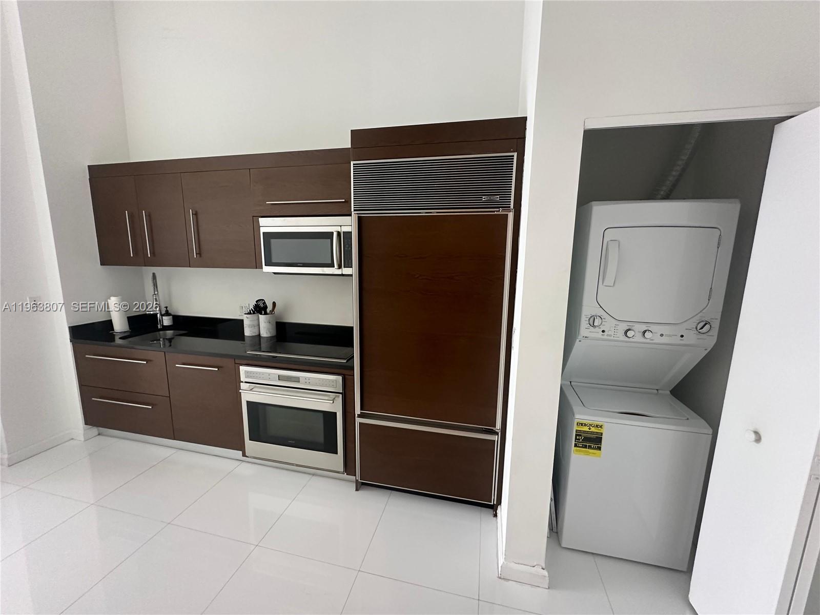 ICONBRICKELL CONDO NO 1 - Residential Lease