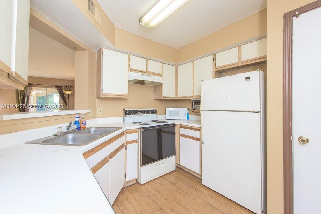 SAILBOAT POINTE CONDO - Residential