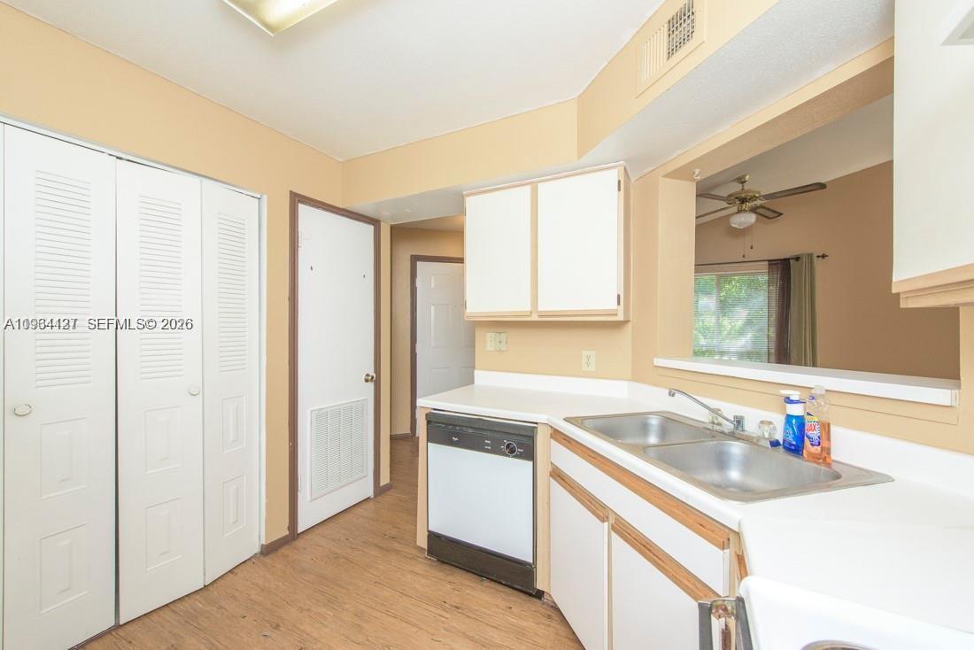 SAILBOAT POINTE CONDO - Residential