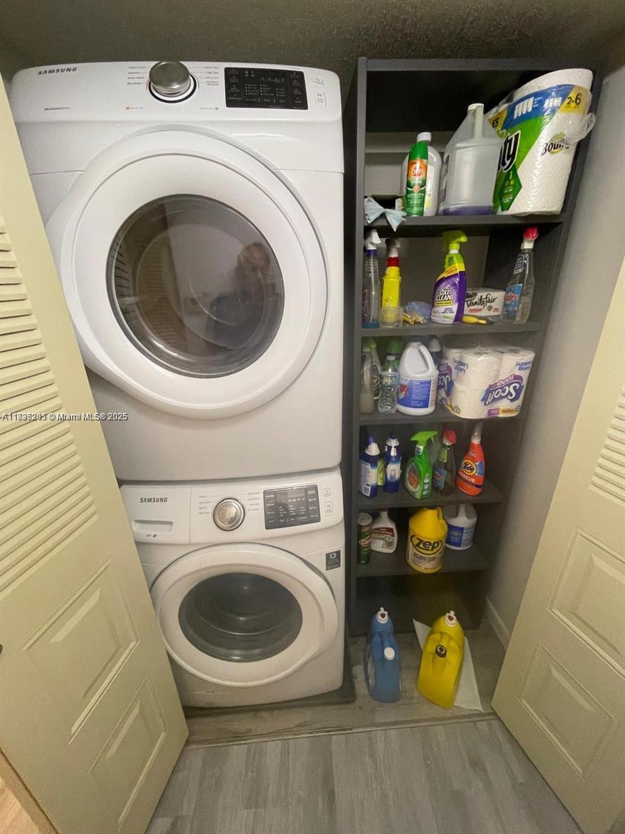 454 N Laurel Dr 1505