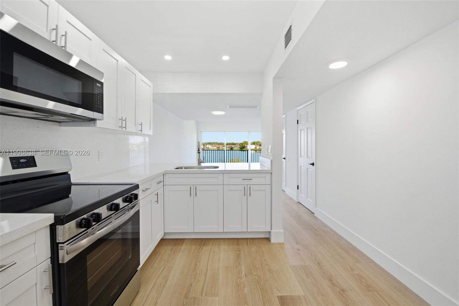 LAGUNA CLUB WEST CONDO BL - Residential Lease