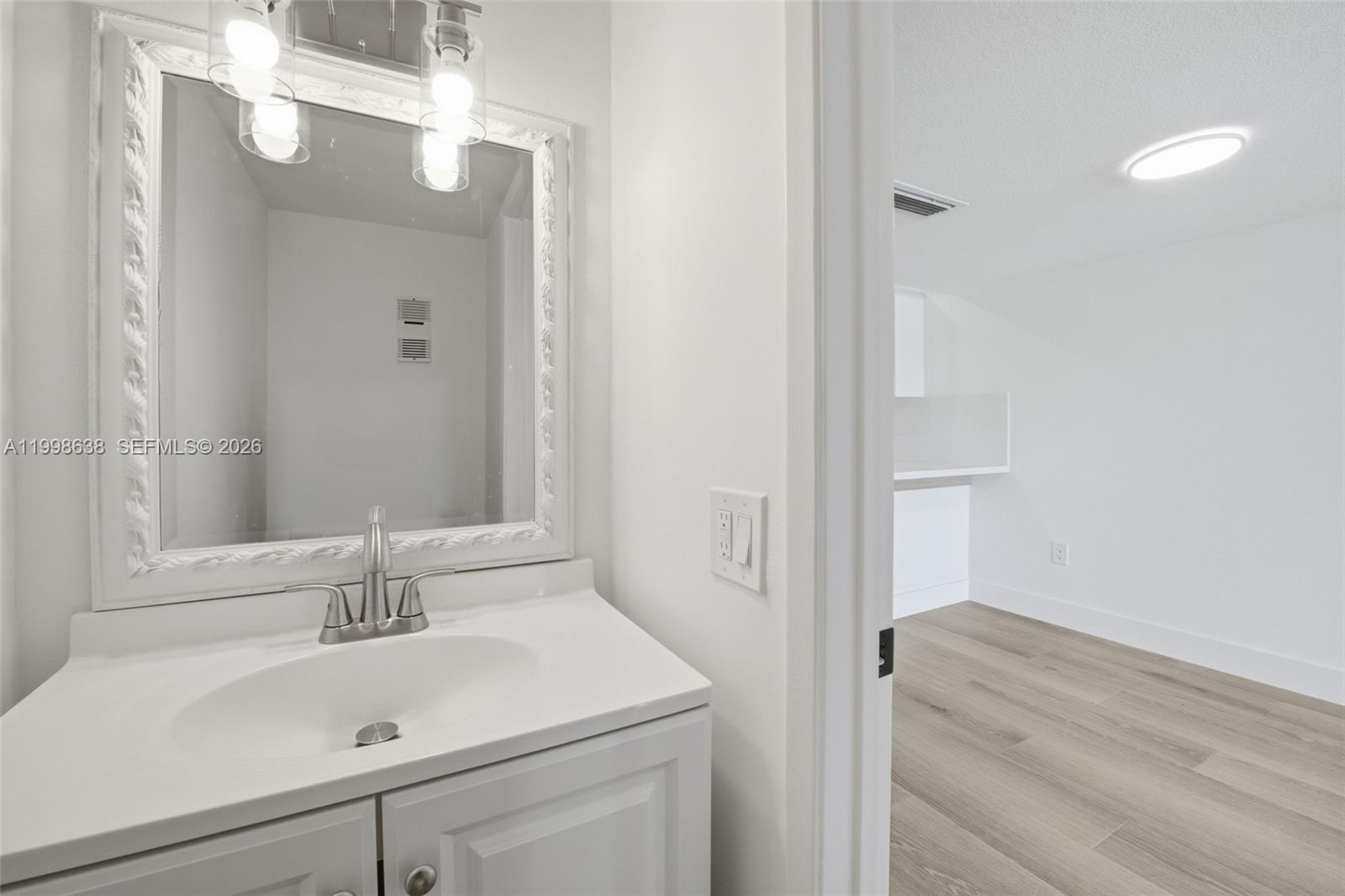 LAGUNA CLUB WEST CONDO BL - Residential Lease