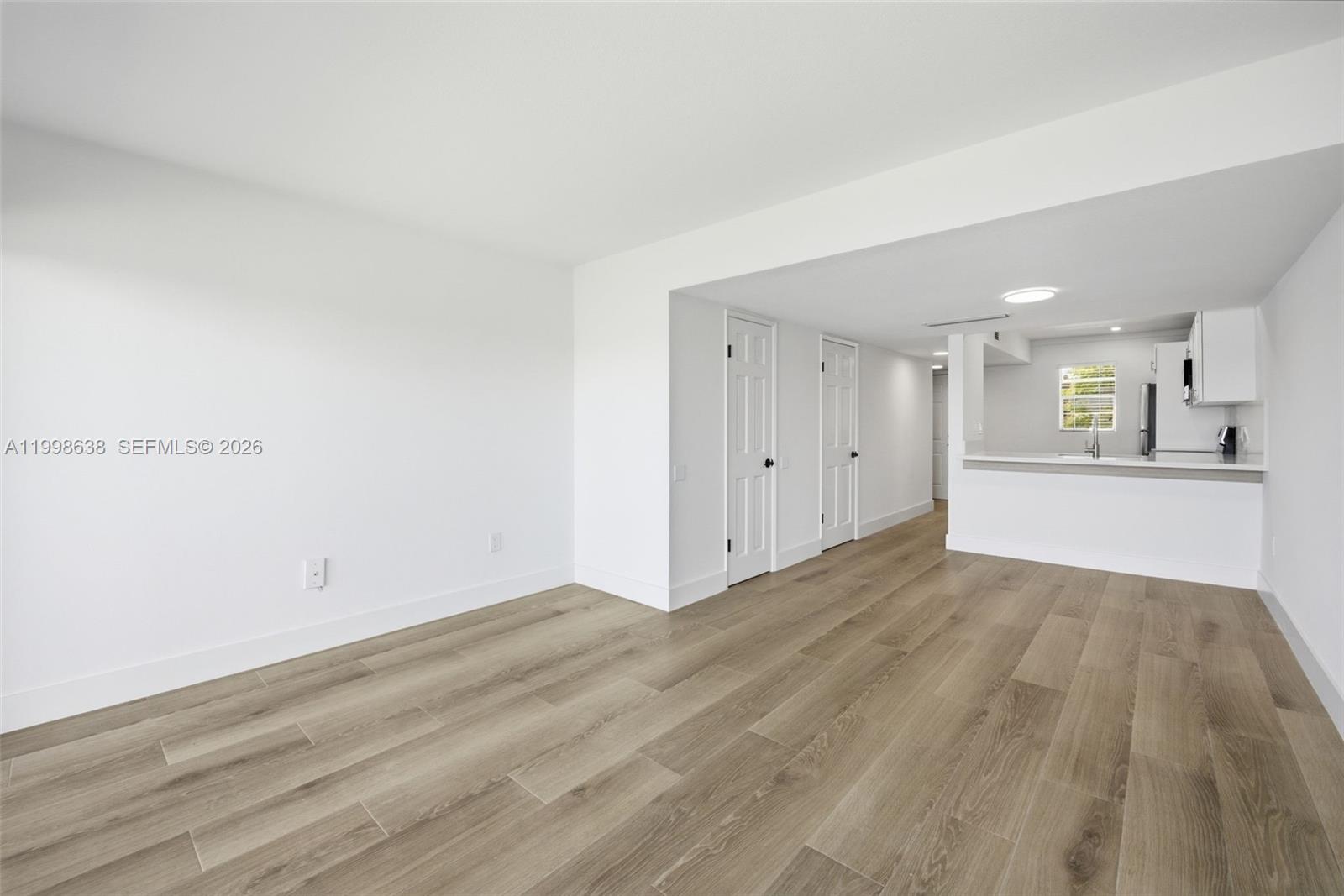 LAGUNA CLUB WEST CONDO BL - Residential Lease