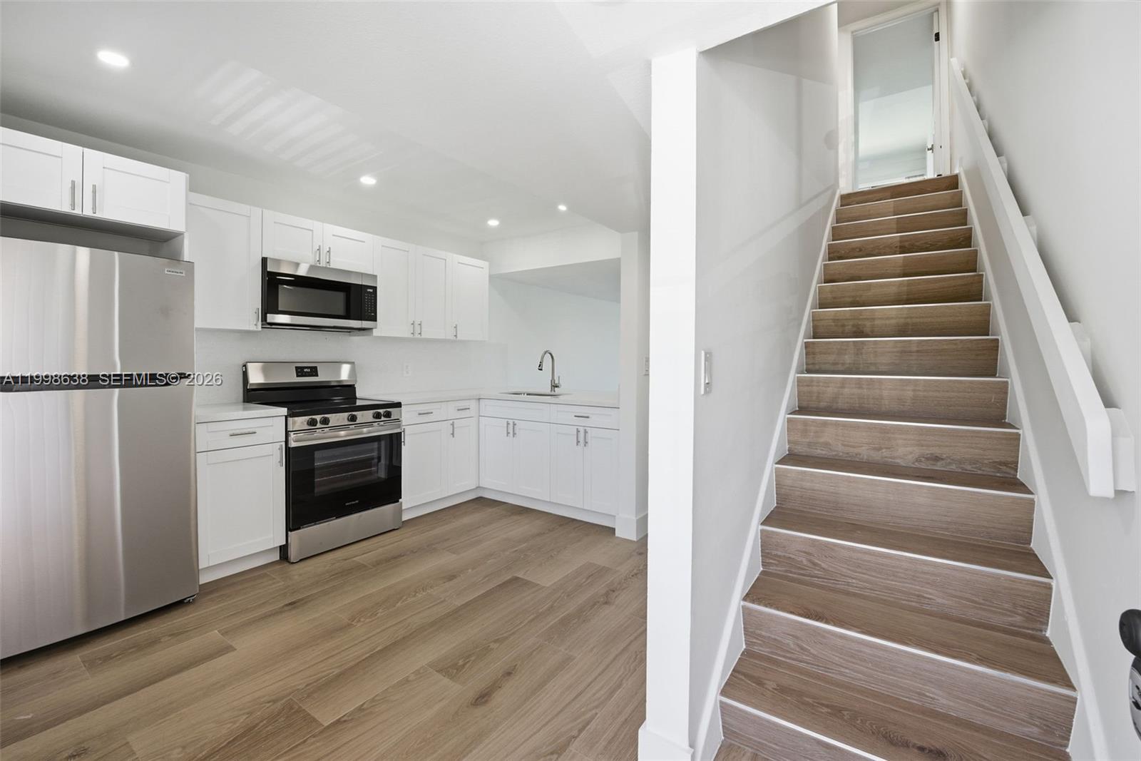 LAGUNA CLUB WEST CONDO BL - Residential Lease