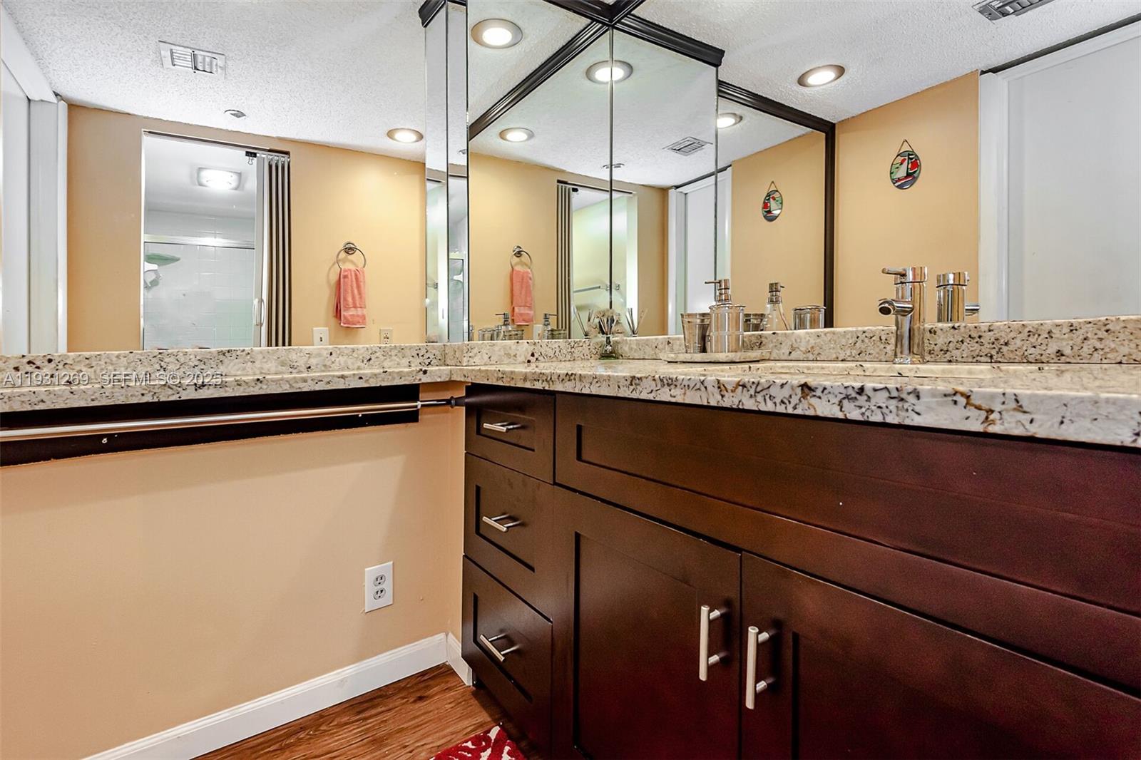 NO 105 PALM-AIRE COUNTRY - Residential