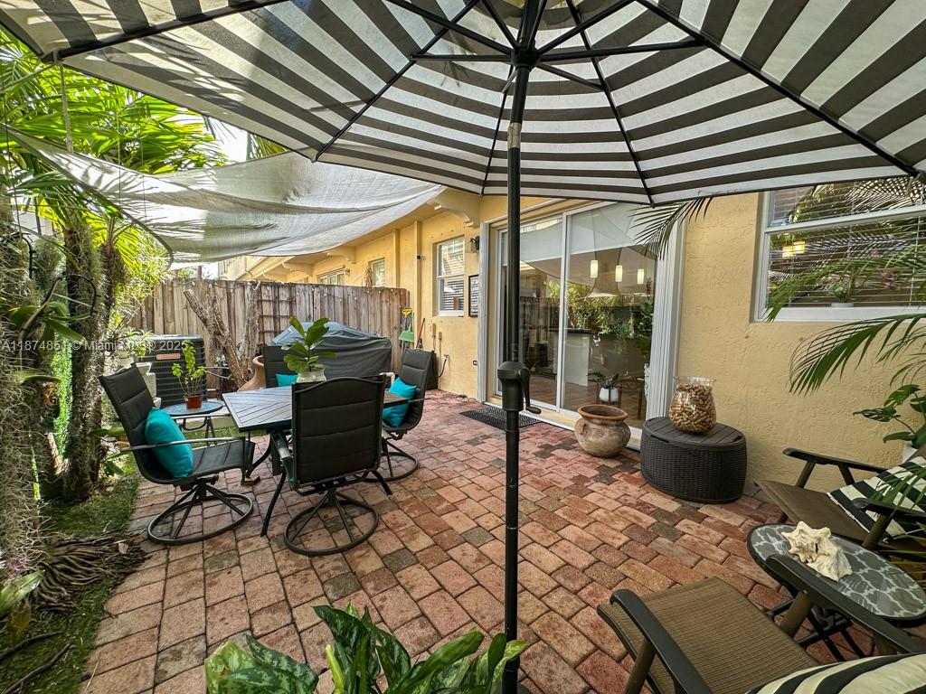 COURTS AT TUSCANY WEST - Residential