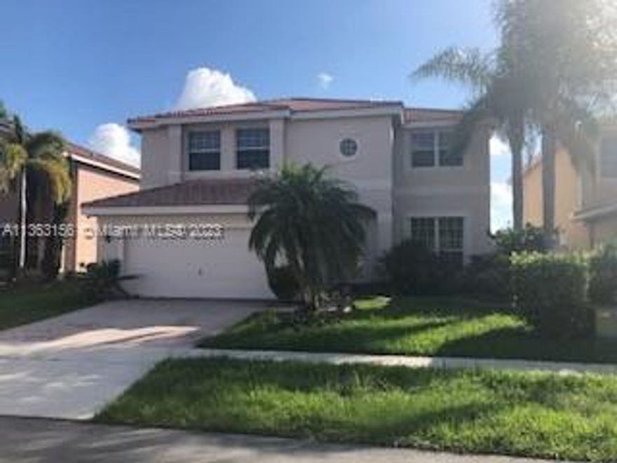 Spacious 4/2 Home waiting for you to call it home.