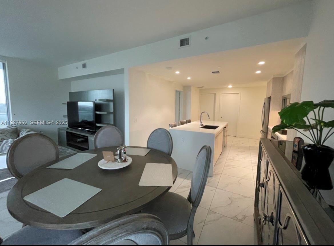 METROPICA NORTH TOWER ONE - Residential Lease