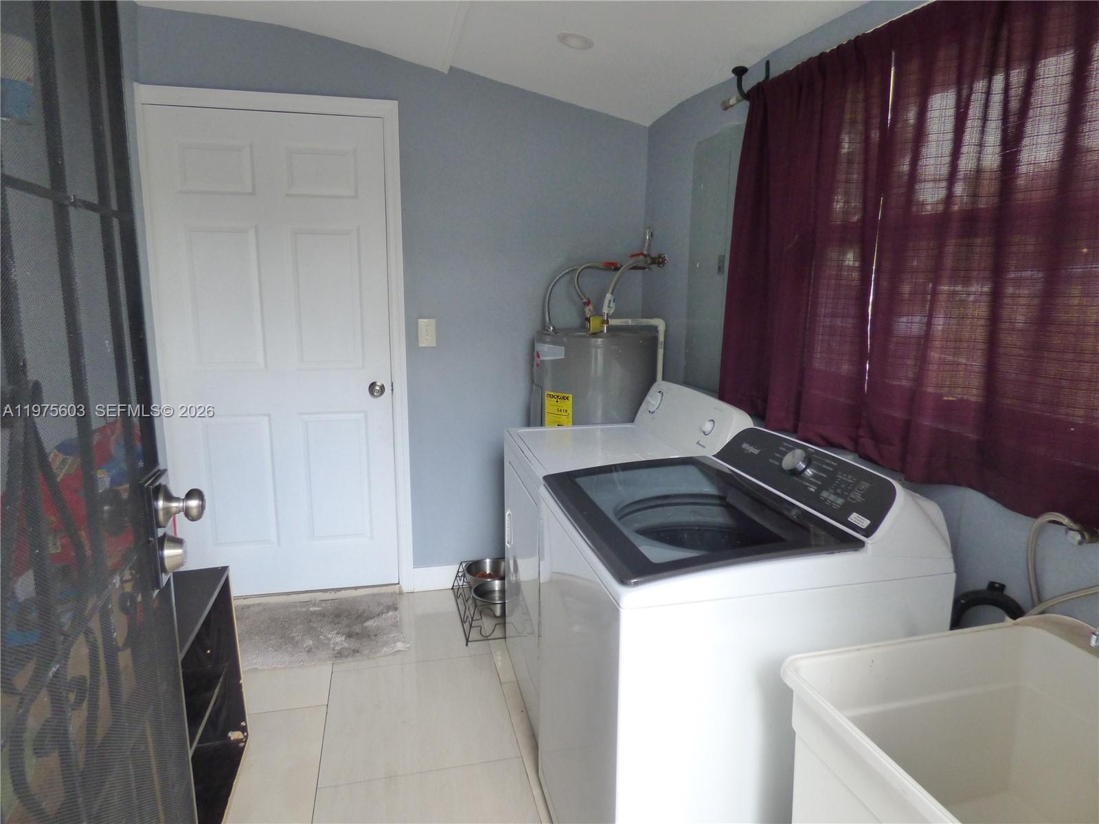 CAROL CITY 4TH ADDN - Residential