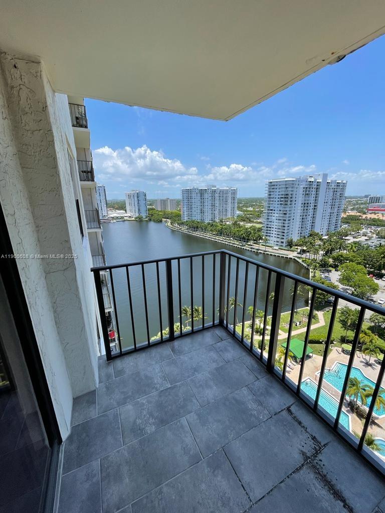 THE CLIPPER AT BISC COVE - Residential Lease