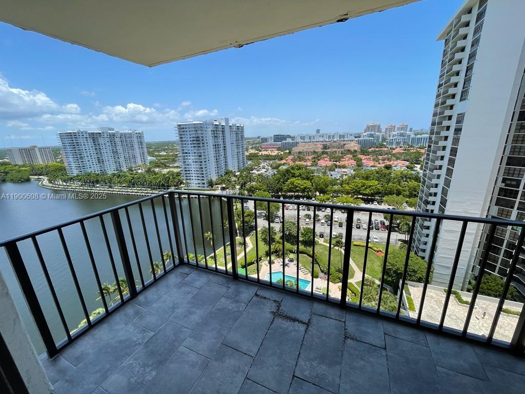 THE CLIPPER AT BISC COVE - Residential Lease