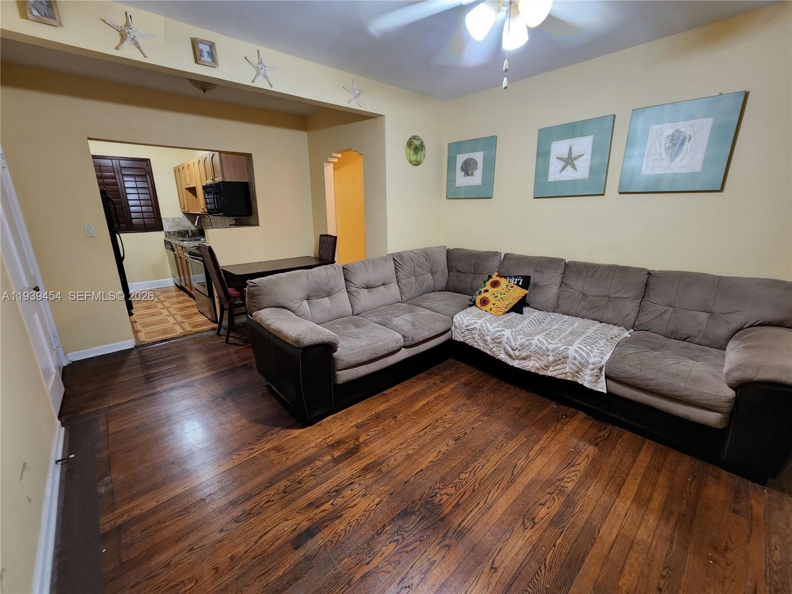 HOLLYWOOD BEACH - Residential Lease