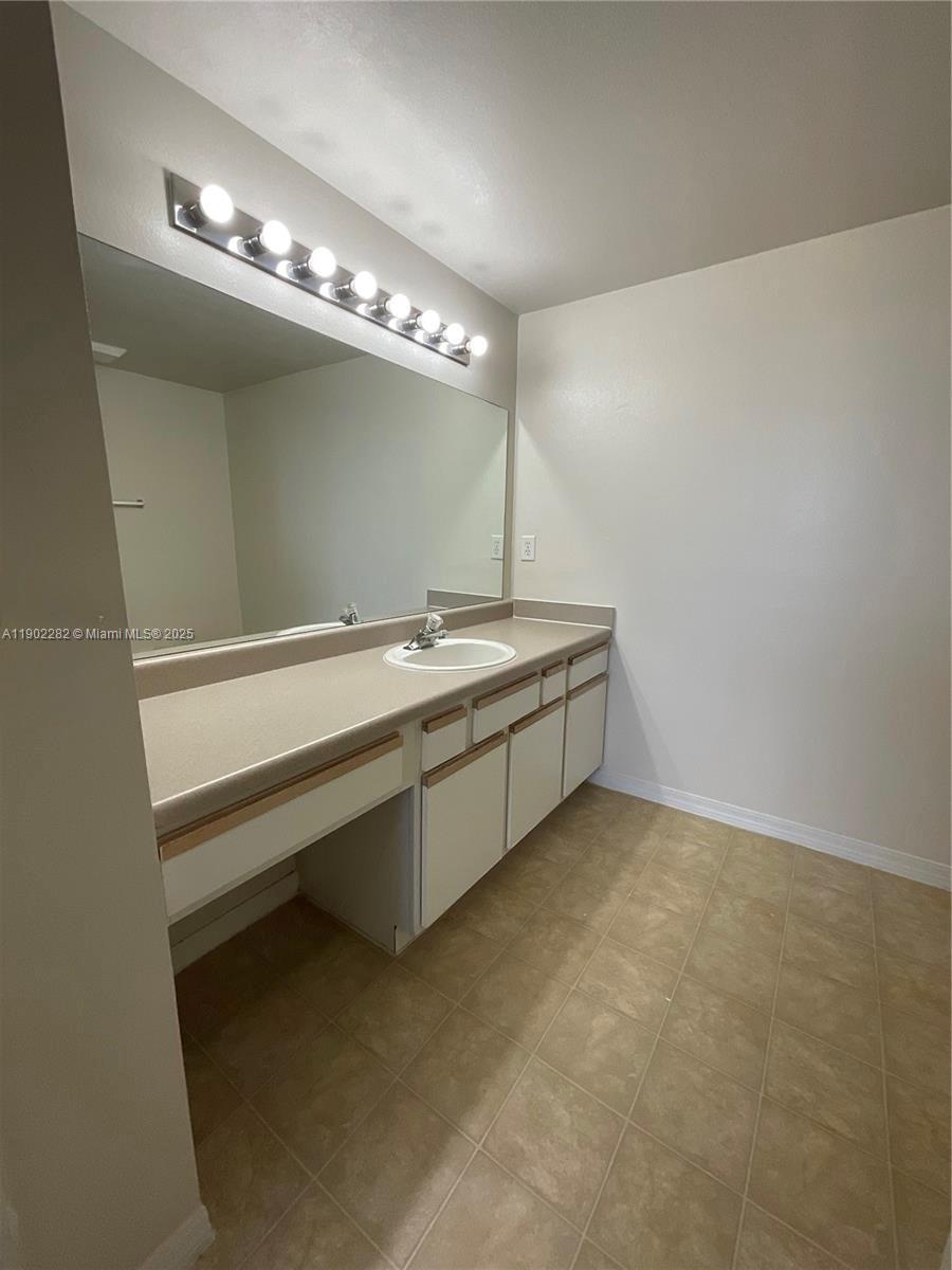 MARQUESA CONDO - Residential Lease