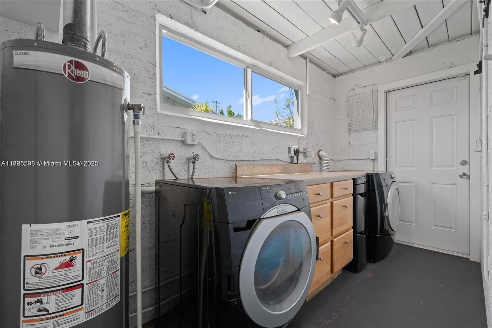 BOULEVARD ESTATES AMEN - Residential Lease