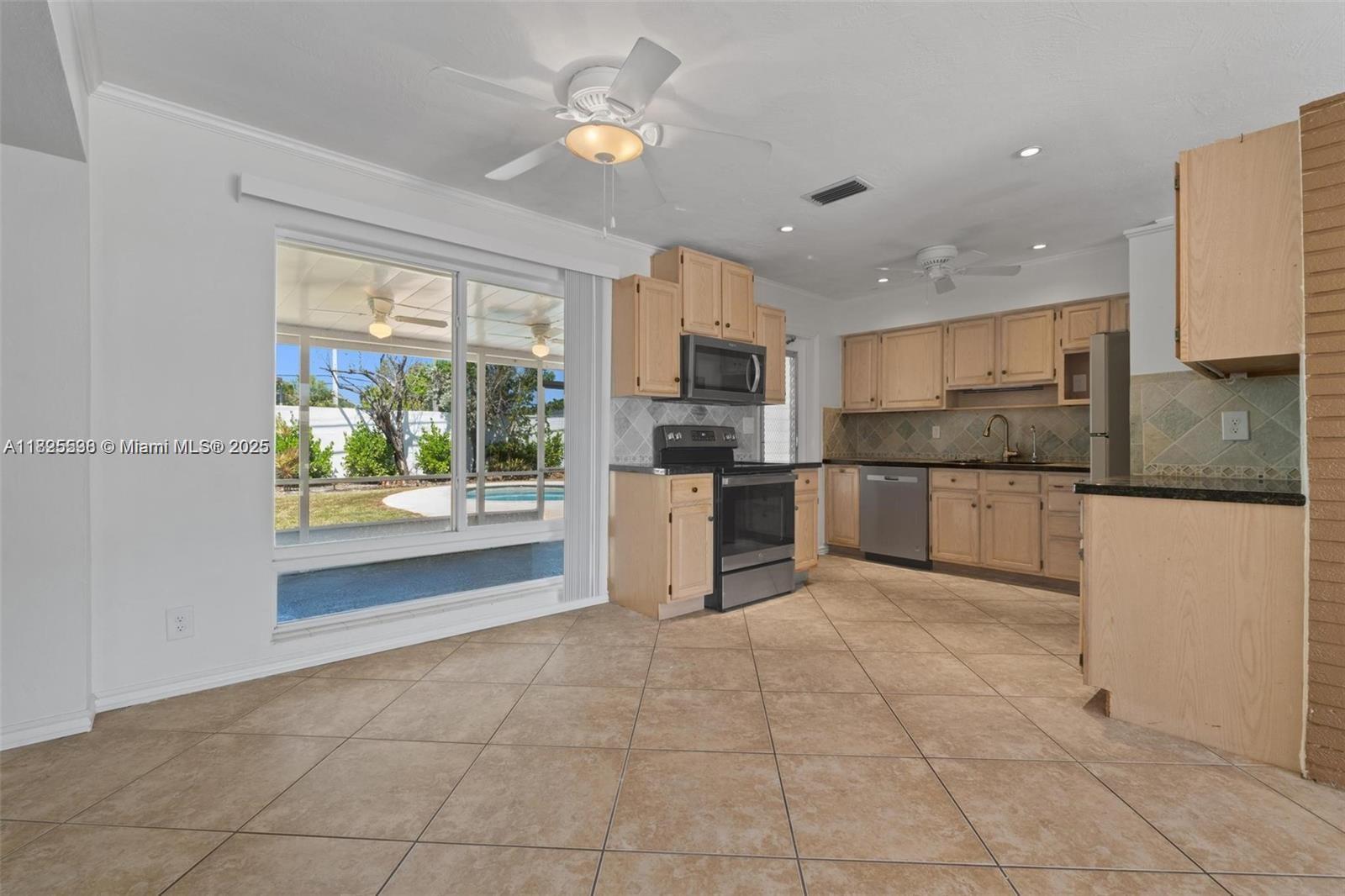 BOULEVARD ESTATES AMEN - Residential Lease