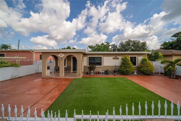 925 E 29TH ST, HIALEAH, FL 33013 - Image 3f661fccd9d97e4f14d3dbf3e5bf632b/1575609797