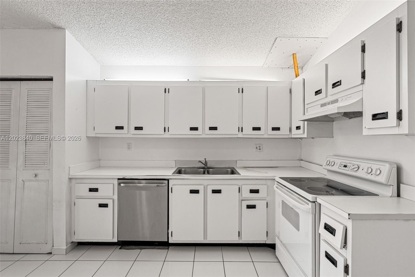 WESTWIND LAKES SEC 4 - Residential