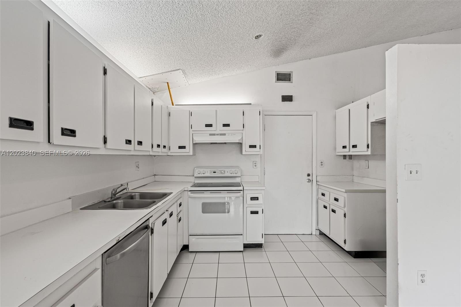 WESTWIND LAKES SEC 4 - Residential