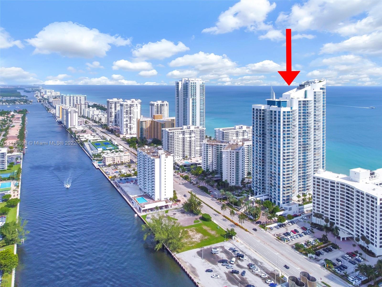 Spectacular 2 Bedrooms 2 bathroom fully furnished and equipped apartment with a large terrace and breathtaking ocean views. Private elevator, foyer entry, marble floors, top of the line appliances, walk-in closets, jacuzzi. Cable & high-speed internet included in rent. Enjoy 5-Star Ocean Palms building amenities includes pool, tennis courts, beach services, barbeque, 2-story fitness center, valet services and more. Perfectly located just minutes from fine dining, shopping and entertainment.