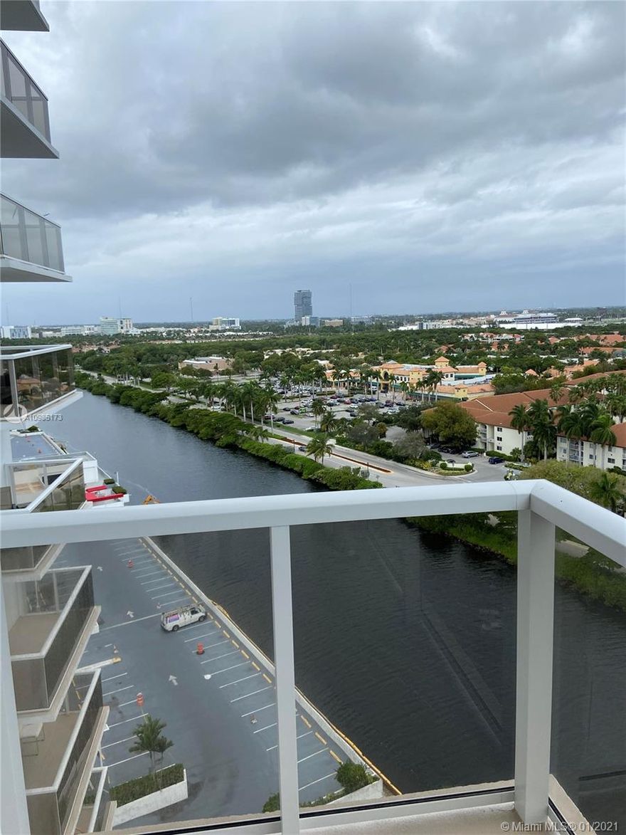 PERFET LOCATION & FANTASTIC VIEWS!
**PRICE IS FIRM** Best priced 2 bedroom in the building. 
Very large balcony with access from every room. 
Two bedroom, two bath Split floor plan. 
Conveniently located 10 minutes away from Aventura mall. 
City Provides free community shuttle to residents and guests. 

Association includes water, basic cable and internet.