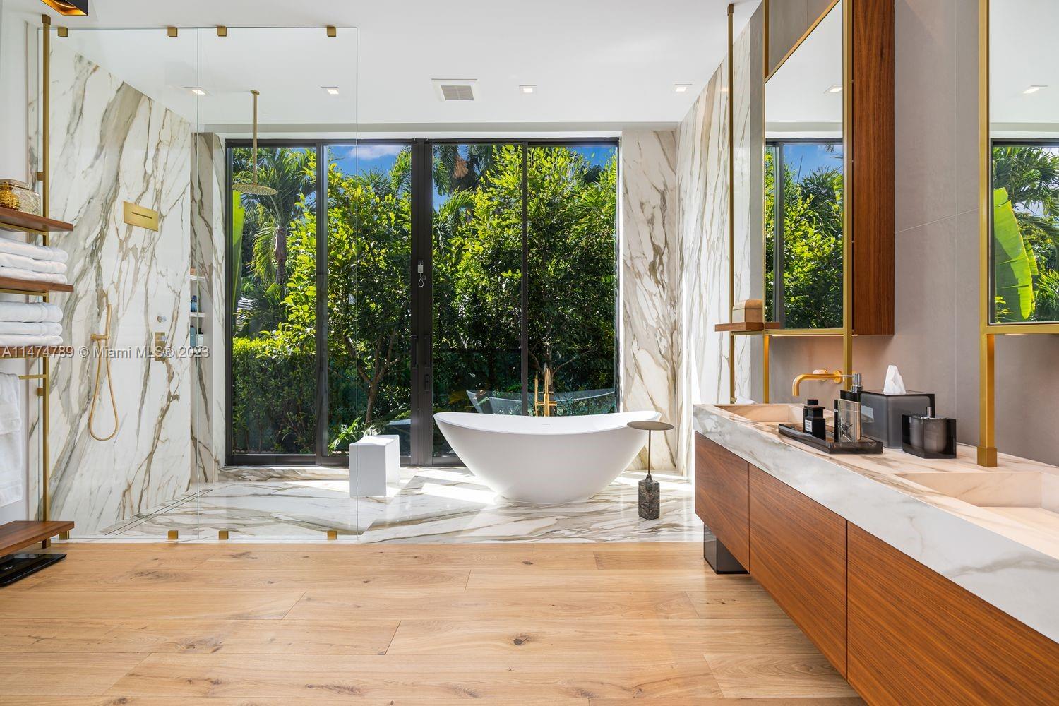 AQUA MARINE - Residential