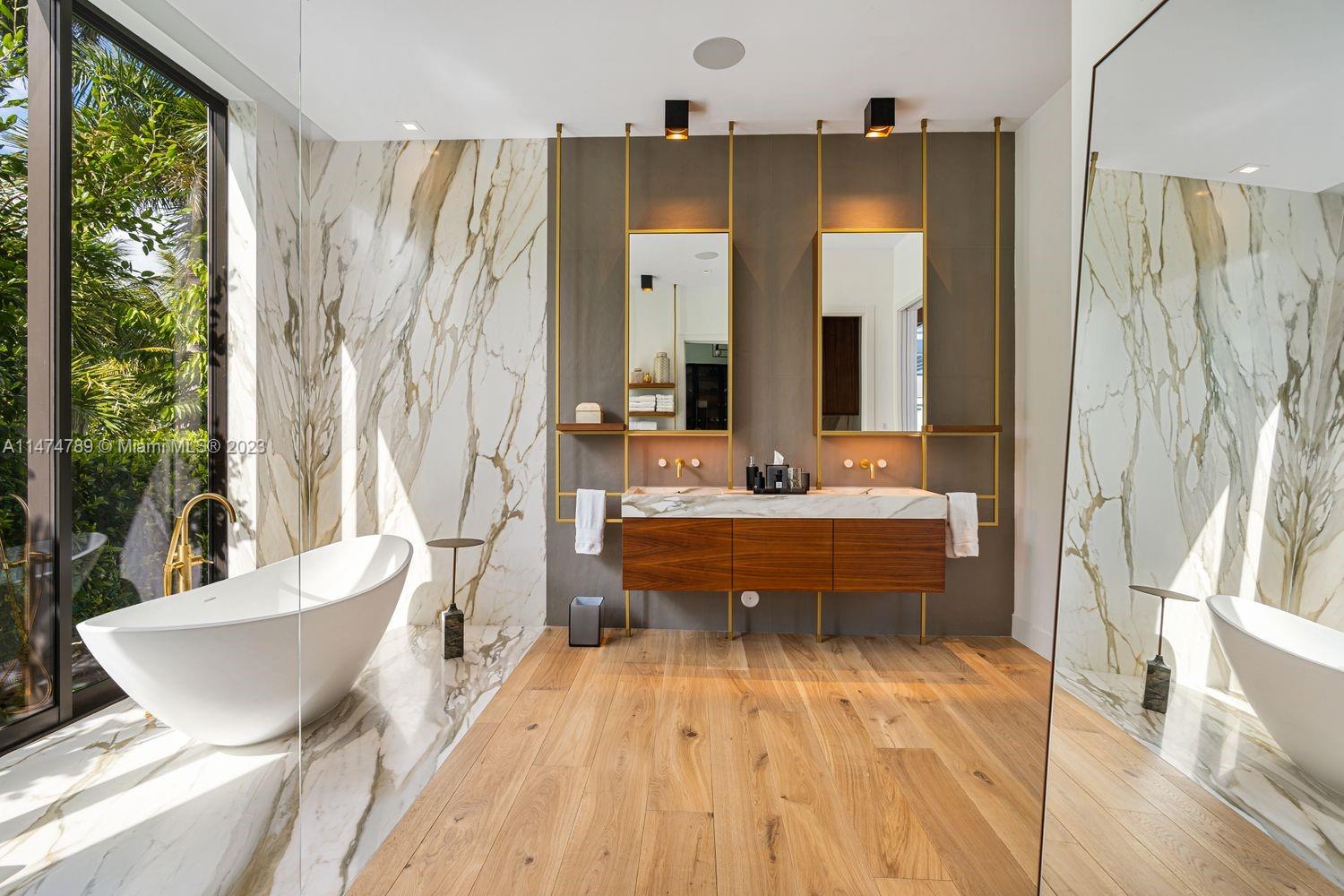 AQUA MARINE - Residential