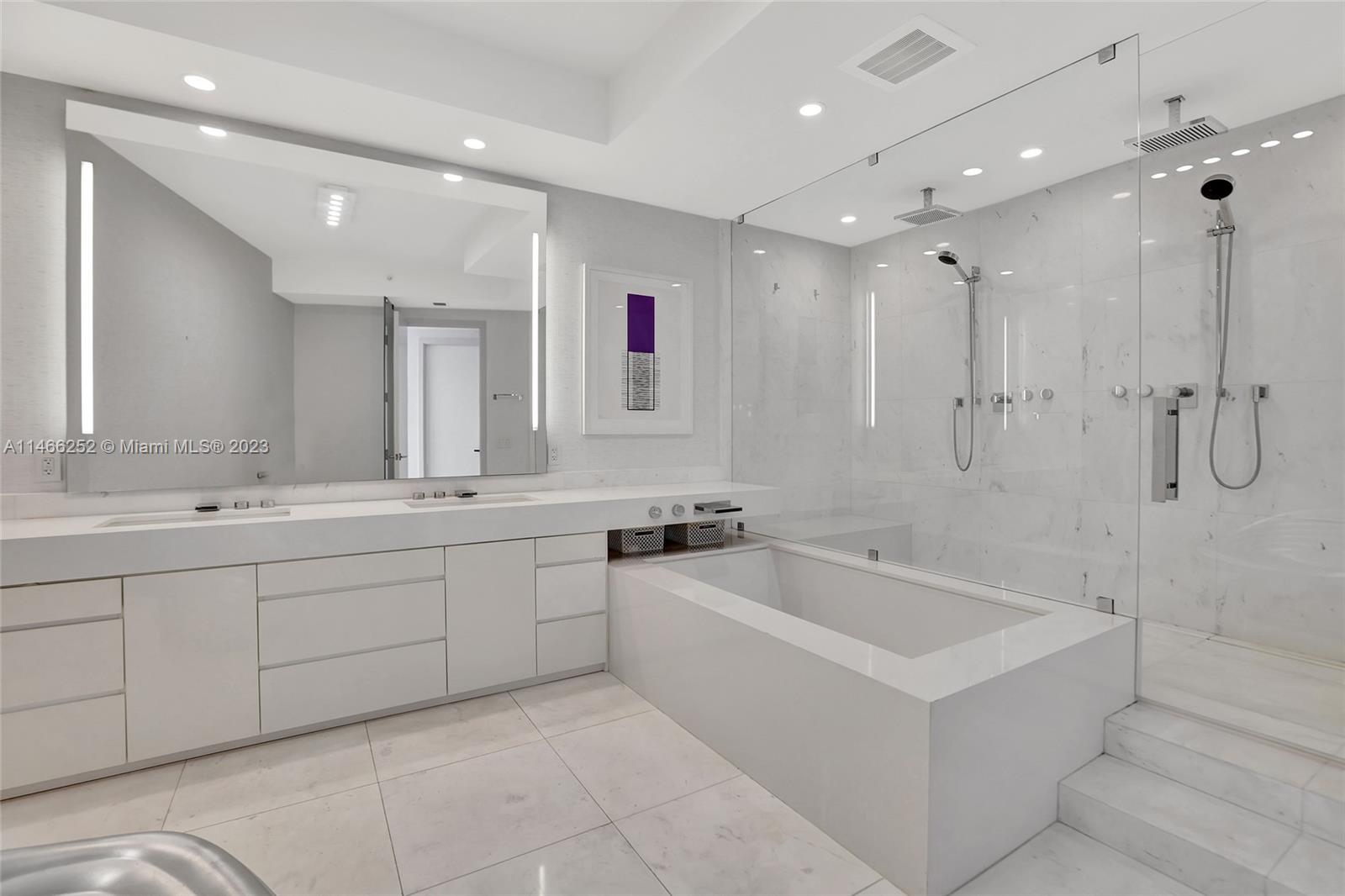 18555 COLLINS AVENUE COND - Residential