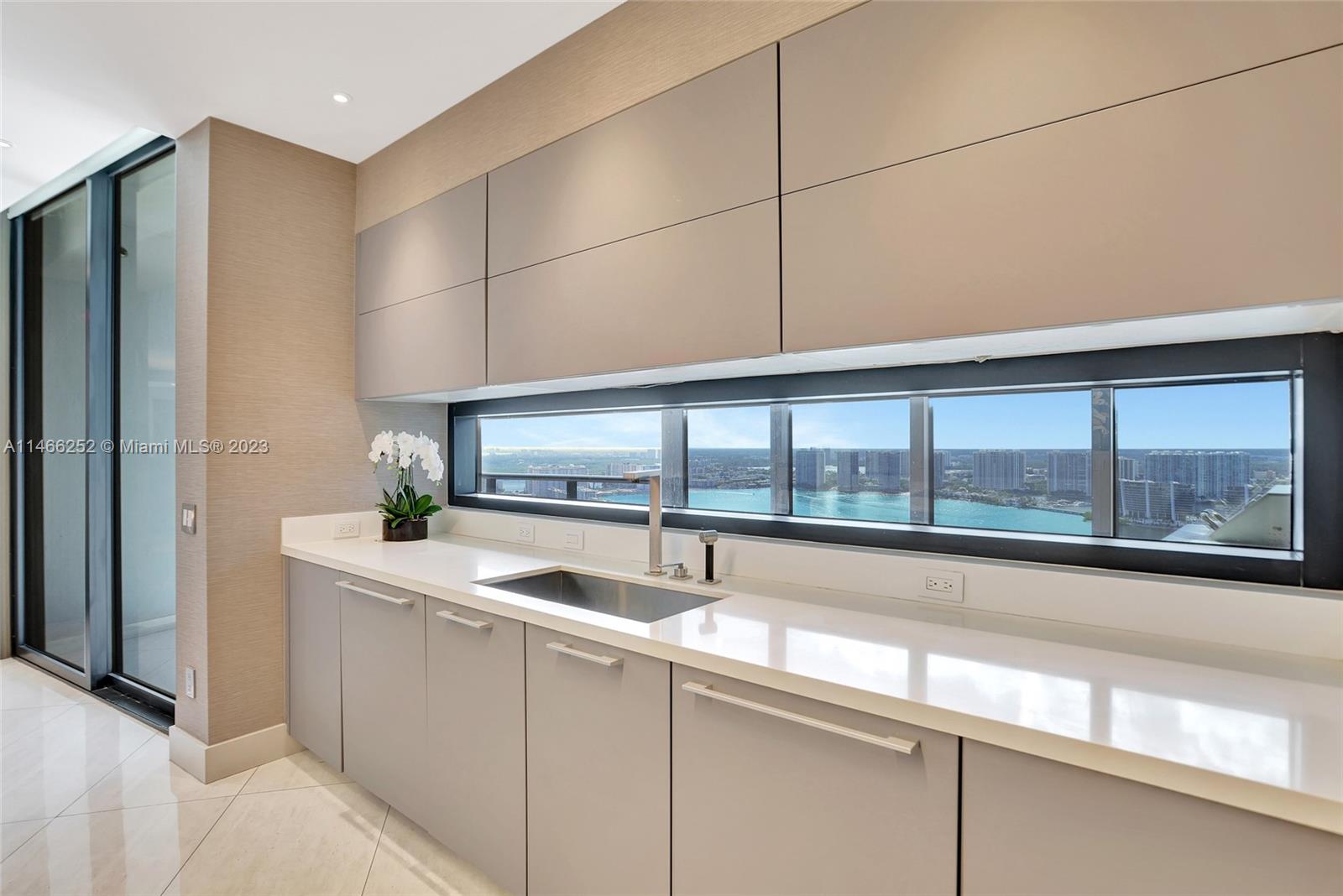 18555 COLLINS AVENUE COND - Residential