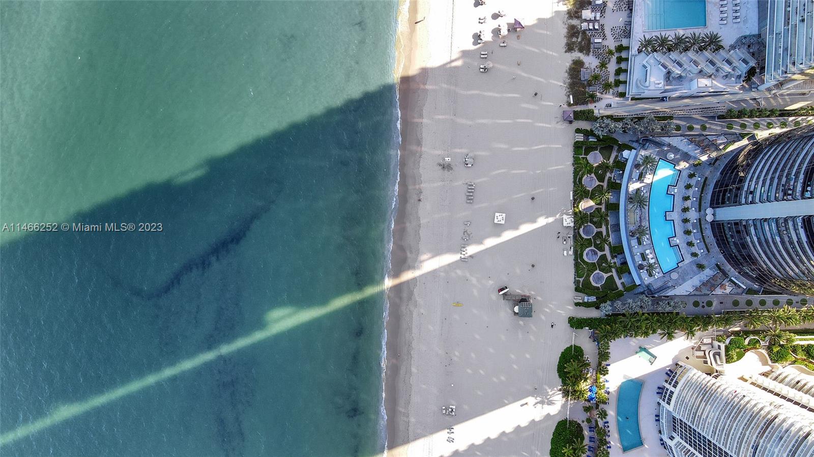 18555 COLLINS AVENUE COND - Residential