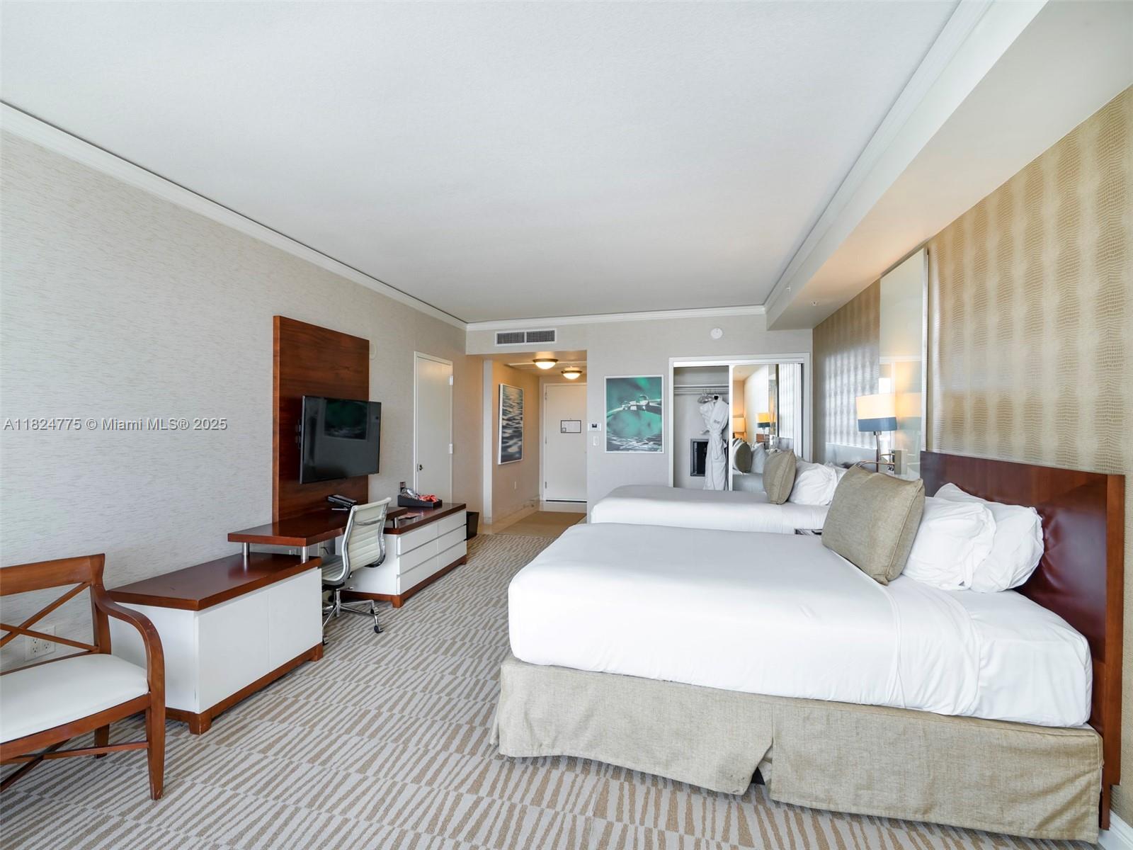 TRUMP INTERNATIONAL SONES - Residential