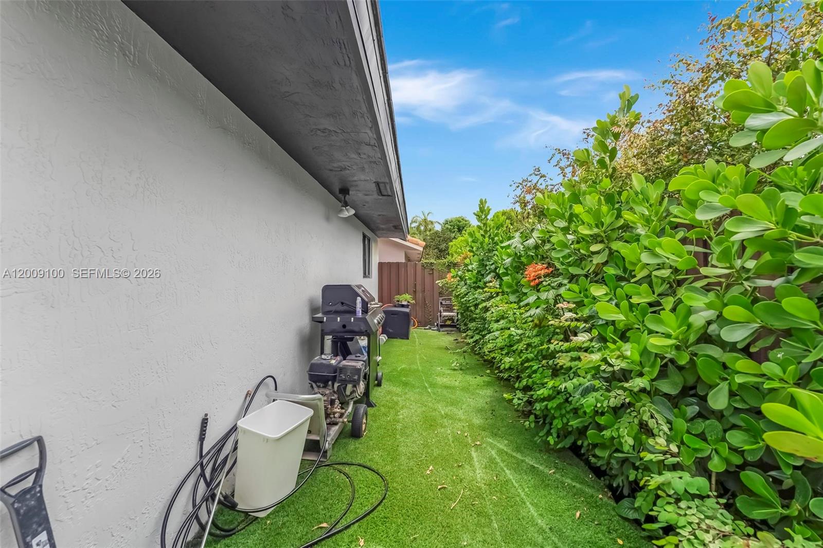 KENDALL KINGDOM - Residential