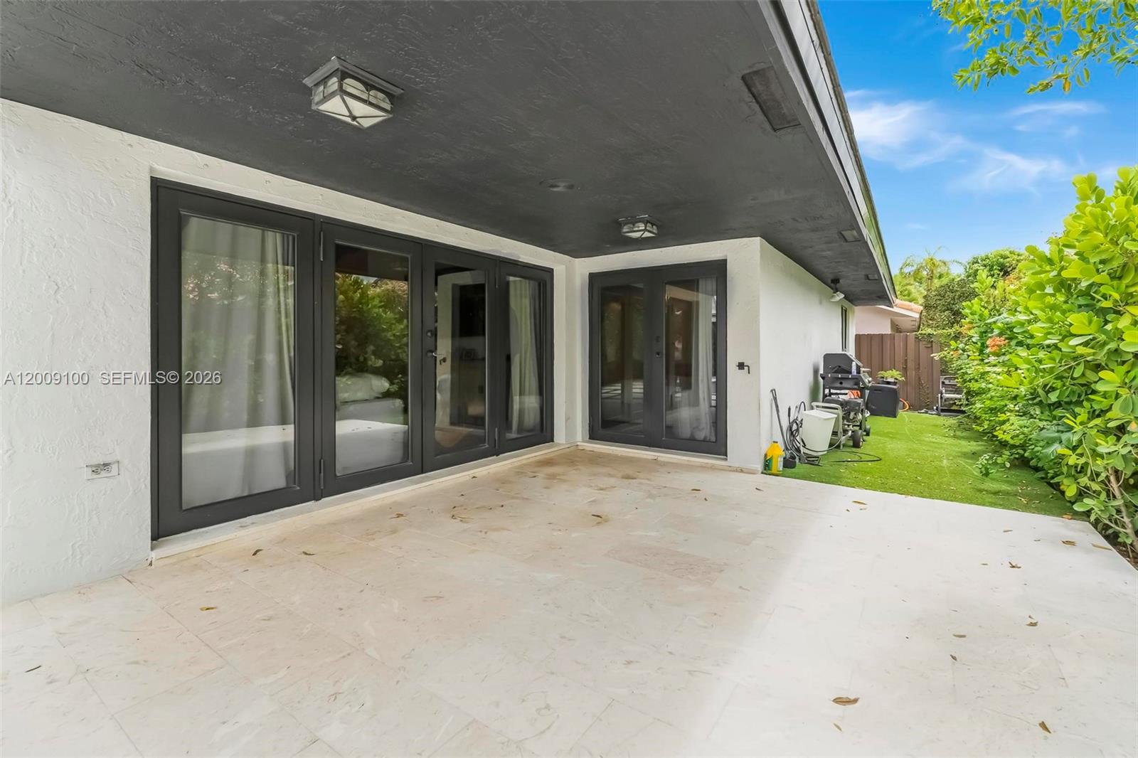 KENDALL KINGDOM - Residential