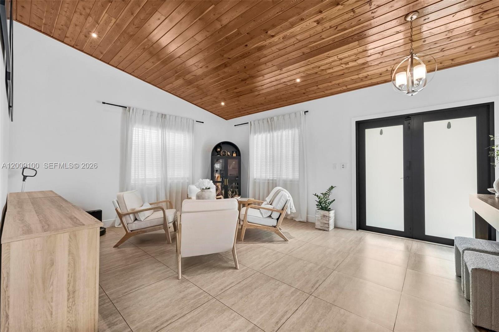 KENDALL KINGDOM - Residential