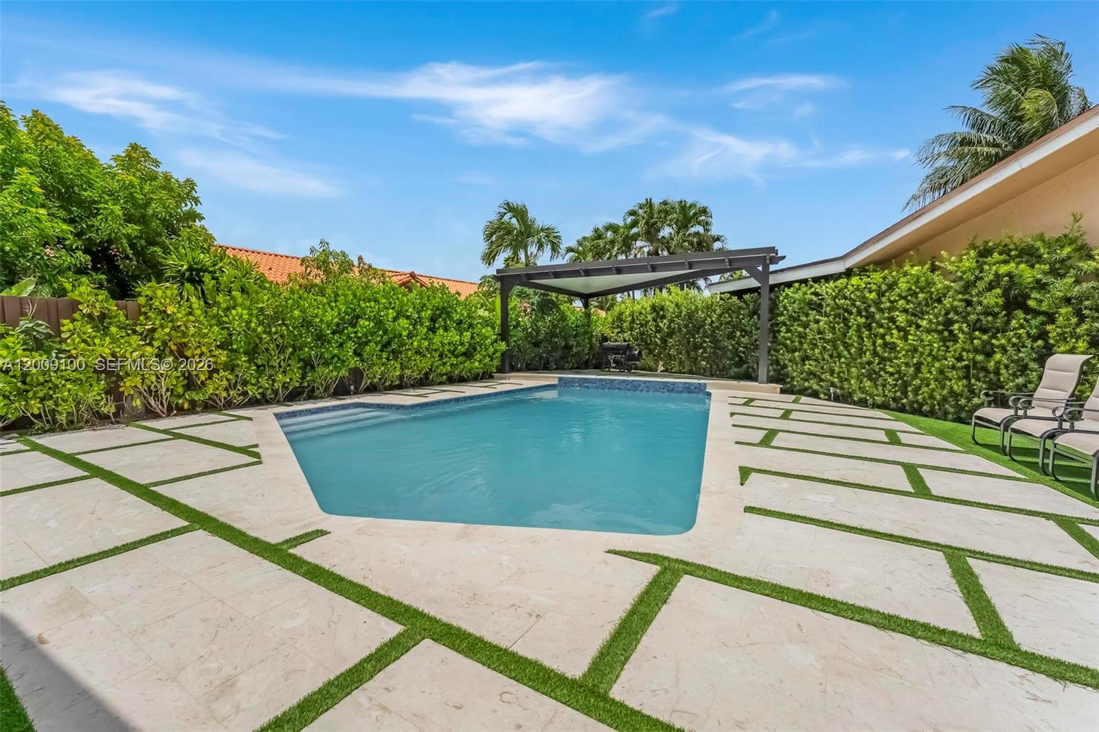 KENDALL KINGDOM - Residential