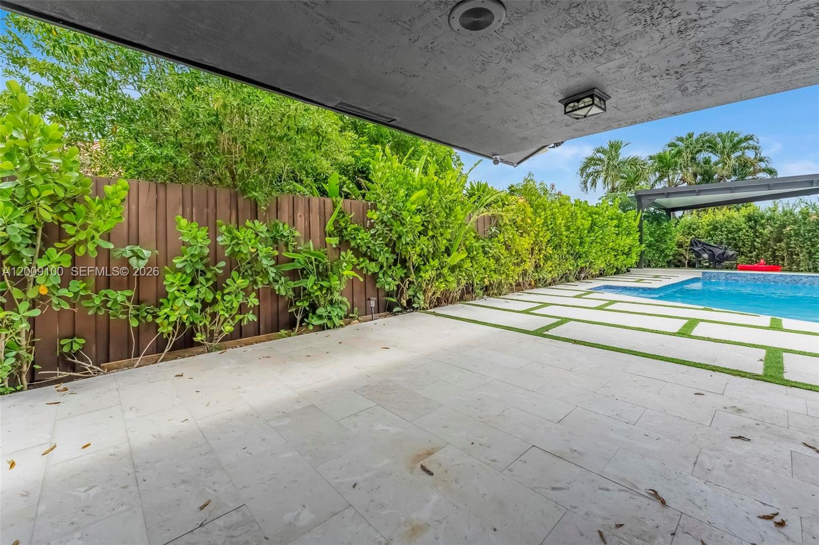 KENDALL KINGDOM - Residential