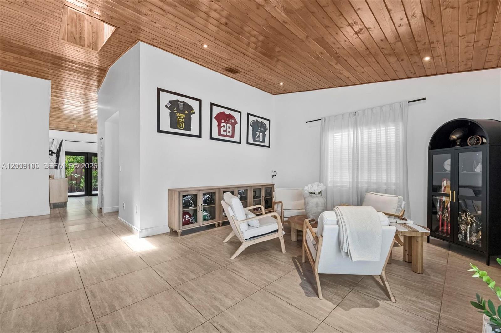 KENDALL KINGDOM - Residential