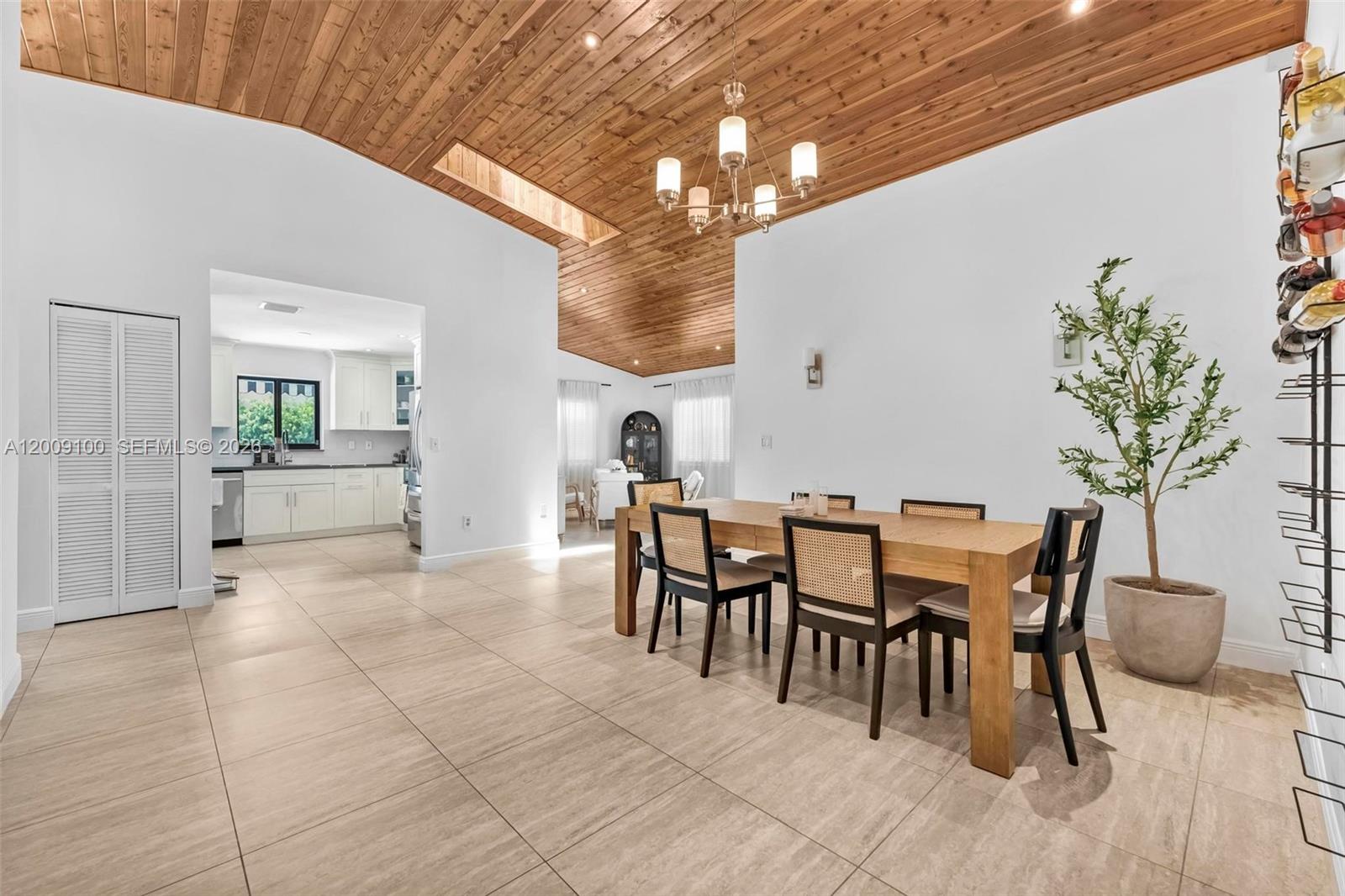 KENDALL KINGDOM - Residential